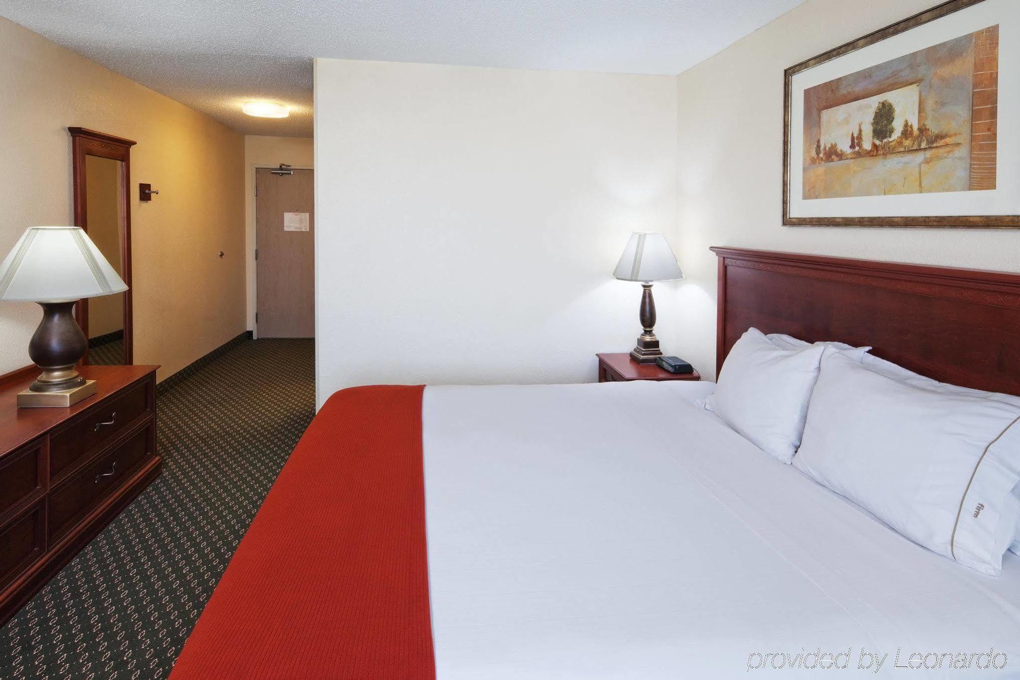 Comfort Inn South Tulsa - Woodland Hills Room photo